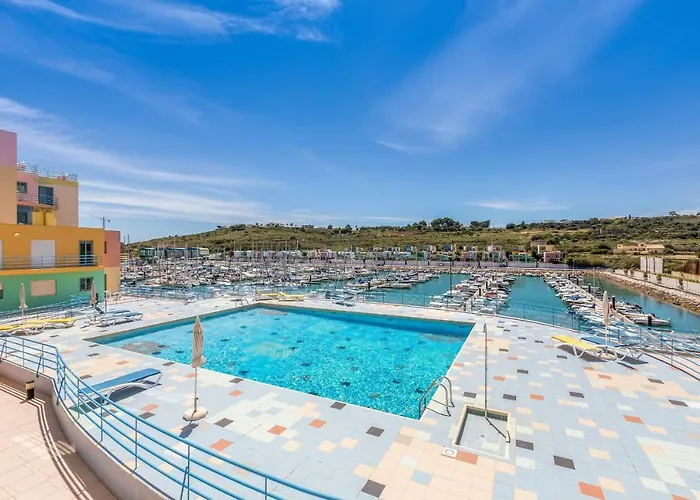  Marina View